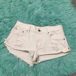 Bullhead Slouchy Short White Ripped Size 7